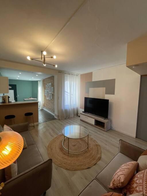 Appartement Spacieux A Deux Pas Du Centre Реймс Екстериор снимка
